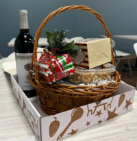 Wine and snacks basket